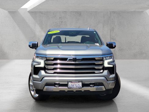 Used 2025 Chevrolet Silverado 1500 High Country AWD/4WD image 3