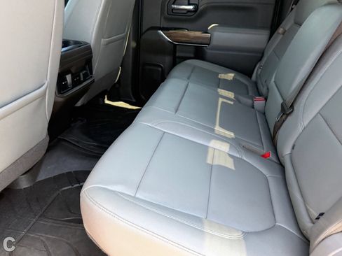 Used 2019 Chevrolet Silverado 1500 LT Trail Boss AWD/4WD image 17