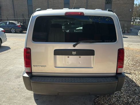 Used 2008 Dodge Nitro SXT image 4