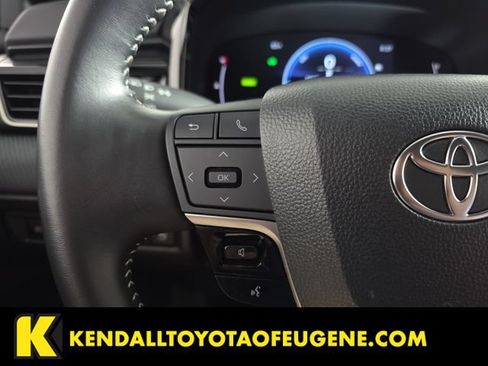 Used 2025 Toyota Camry SE FWD image 15