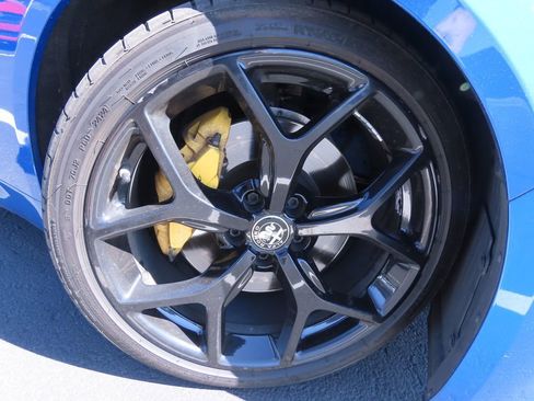 Used 2019 Alfa Romeo Giulia w/ Nero Edizione image 18