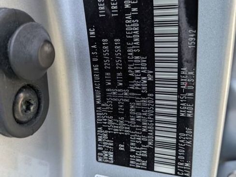 Used 2023 Toyota Corolla Cross XLE image 36