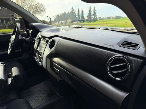 Used 2018 Toyota Tundra SR5 image 20