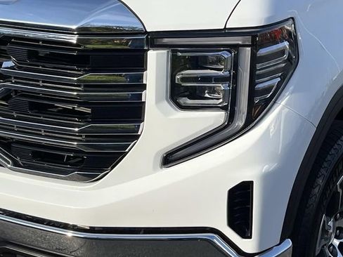 Used 2025 GMC Sierra 1500 SLT AWD/4WD image 10