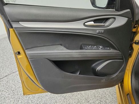 Used 2023 Alfa Romeo Stelvio Veloce image 30