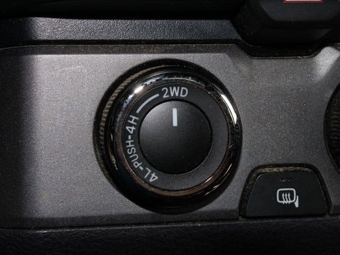 Used 2019 Toyota Tacoma TRD Off-Road AWD/4WD image 14