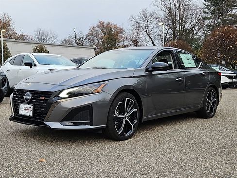 New 2025 Nissan Altima 2.5 SR image 4