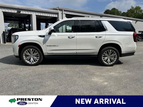 Used 2021 GMC Yukon Denali w/ Denali Premium Package AWD/4WD image 2