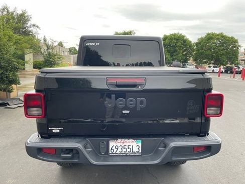 Used 2022 Jeep Gladiator Sport AWD/4WD image 5