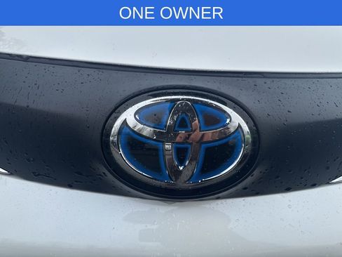 Used 2021 Toyota Sienna XLE image 3