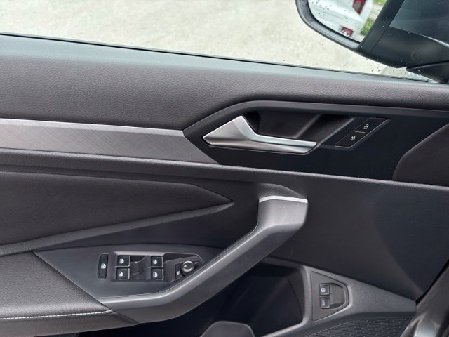 Used 2024 Volkswagen Jetta SE w/ Panoramic Sunroof Package FWD image 15