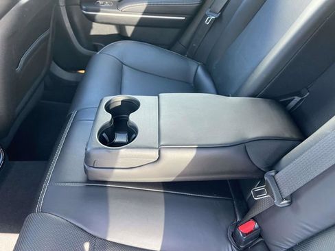 Used 2023 Chrysler 300 S w/ Comfort Group RWD image 11