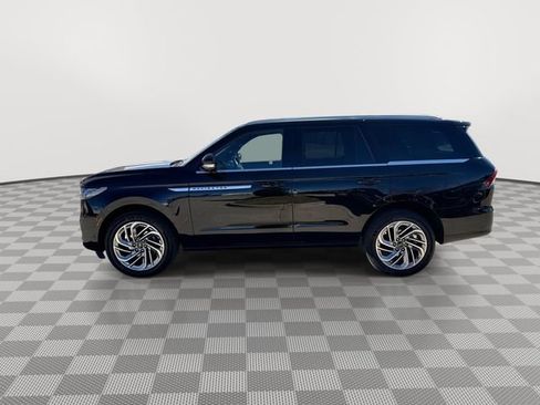 Used 2025 Lincoln Navigator Reserve AWD/4WD image 5