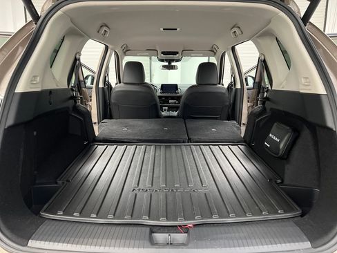 Used 2025 Nissan Rogue SV image 29