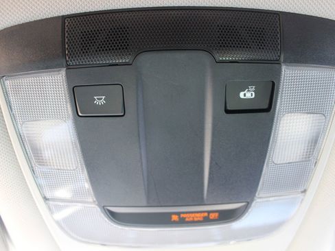 Used 2023 Kia Sorento LX image 37