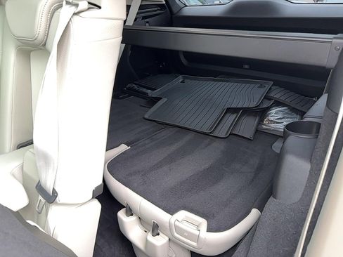 Certified 2023 Volvo XC90 B6 Core w/ Protection Package Premier image 14