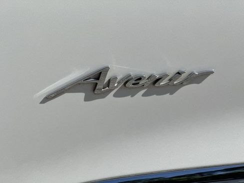 Used 2024 Buick Enclave Avenir AWD/4WD image 33