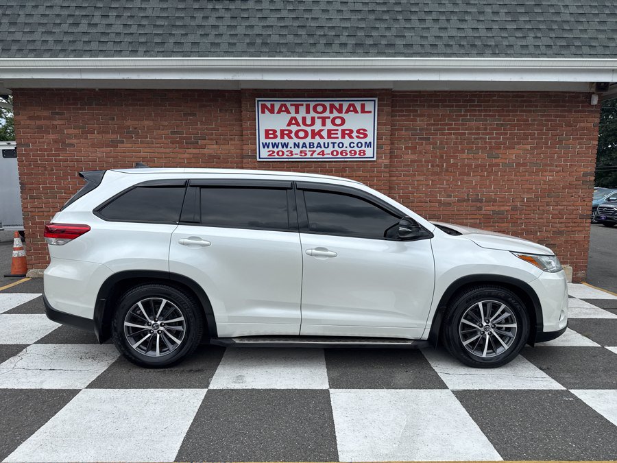 Used 2018 Toyota Highlander XLE AWD/4WD image 2