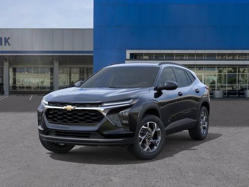 New 2026 Chevrolet Trax LT w/ Sunroof Package FWD image 6