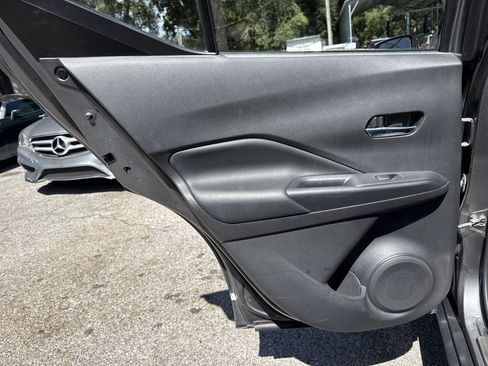 Used 2020 Nissan Kicks SR w/ SR Premium Package FWD image 29