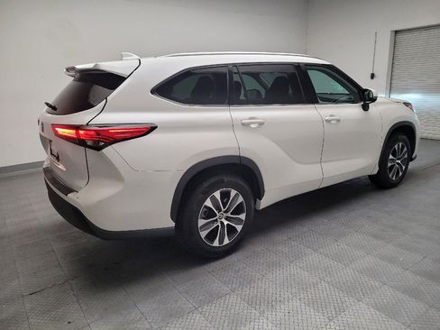 Used 2020 Toyota Highlander XLE FWD image 10