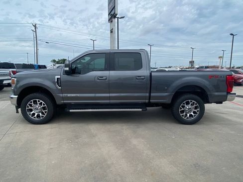 Used 2021 Ford F250 Lariat w/ Lariat Value Package AWD/4WD image 2