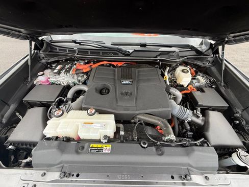 Used 2024 Toyota Sequoia Capstone image 34