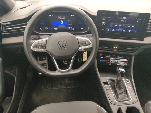 Used 2025 Volkswagen Jetta Sport FWD image 22