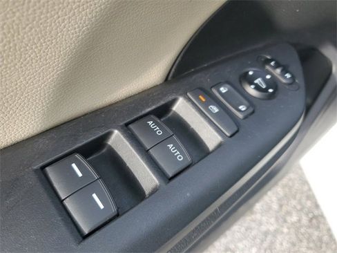Used 2020 Honda Civic Touring image 10