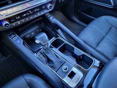 Used 2024 Kia Telluride EX w/ EX Captain's Chair Package image 26