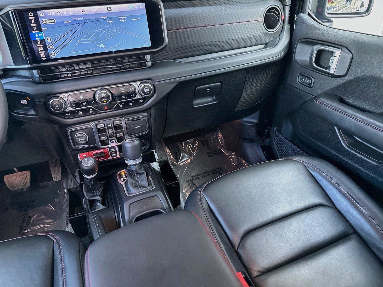 Used 2024 Jeep Wrangler Unlimited Rubicon AWD/4WD image 24