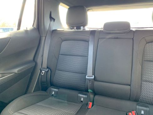 Used 2025 Chevrolet Equinox LT image 38