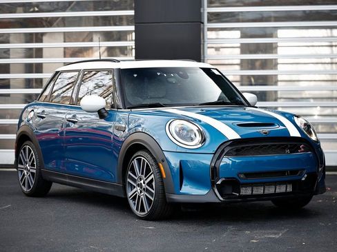 Used 2024 MINI Cooper S image 1