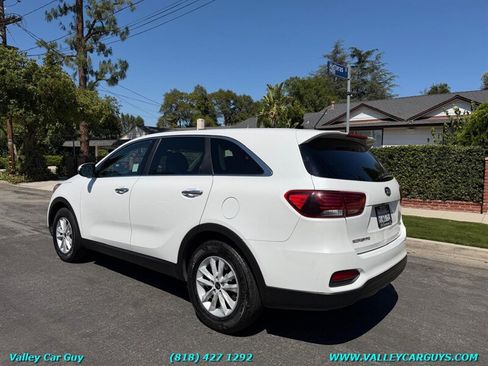 Used 2019 Kia Sorento FWD image 5