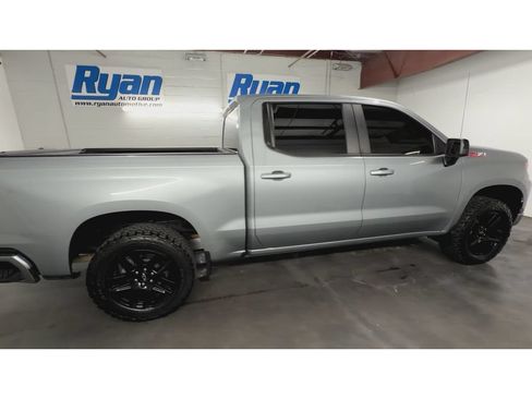 Used 2024 Chevrolet Silverado 1500 RST w/ Z71 Off-Road Package AWD/4WD image 9
