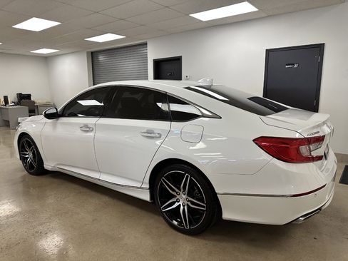 Used 2021 Honda Accord Touring image 7