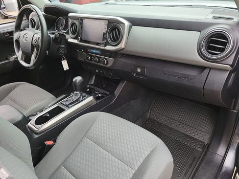Used 2022 Toyota Tacoma SR5 RWD image 27