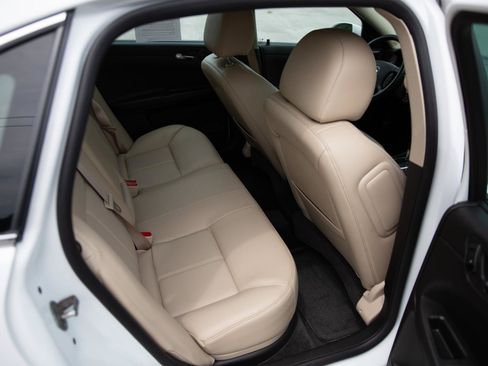 Used 2013 Chevrolet Impala LTZ FWD image 20