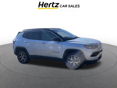 Used 2025 Jeep Compass Limited image 1