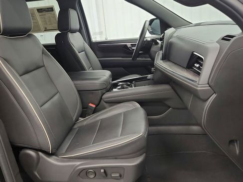 Used 2025 Chevrolet Tahoe Premier image 32