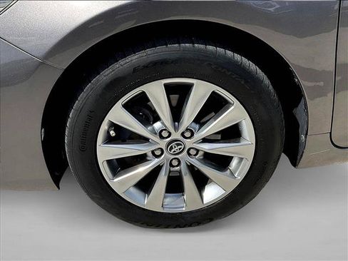 Used 2017 Toyota Camry XLE FWD image 8