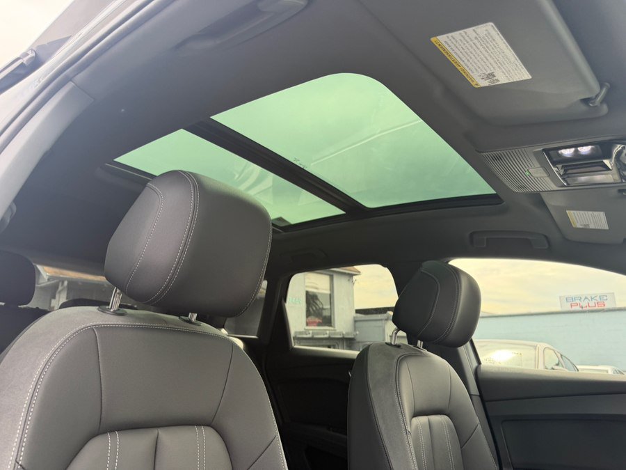 Used 2023 Audi Q4 e-tron Premium w/ Convenience Package RWD image 32