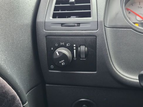 Used 2009 Dodge Challenger SRT8 image 27