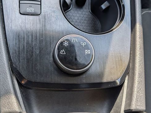 Used 2025 Nissan Rogue SV image 46