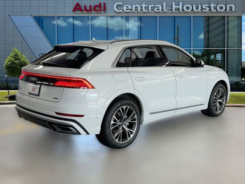 Certified 2023 Audi Q8 Prestige image 9