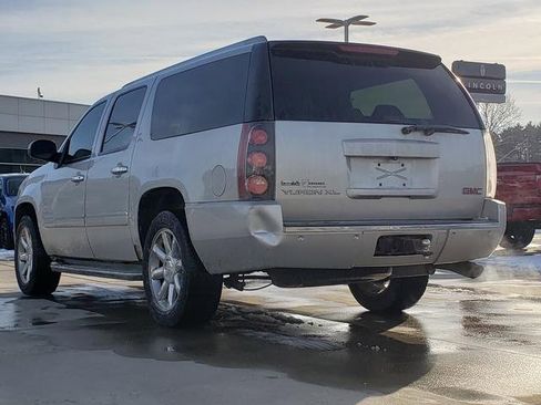 Used 2011 GMC Yukon XL Denali image 6