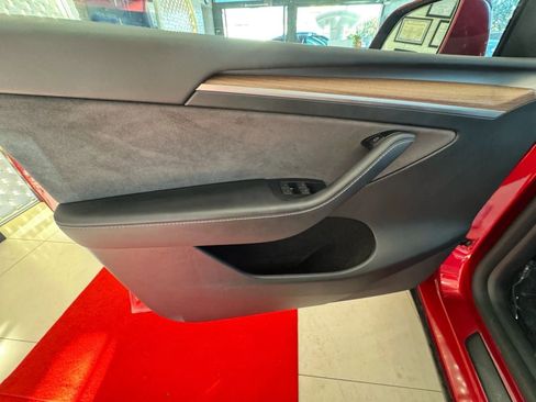 Used 2024 Tesla Model Y Long Range image 27