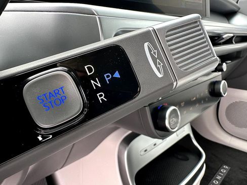 New 2026 Hyundai Ioniq 9 SE image 16