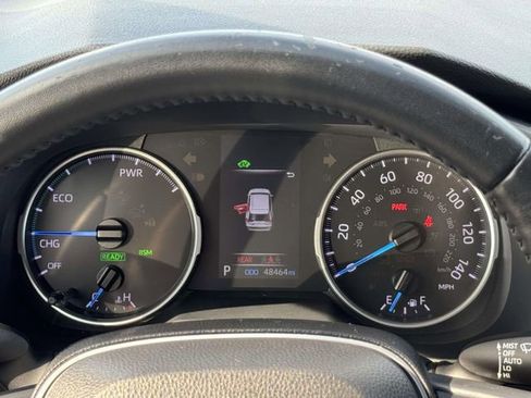 Used 2022 Toyota RAV4 SE w/ SE Grade Weather Package image 27