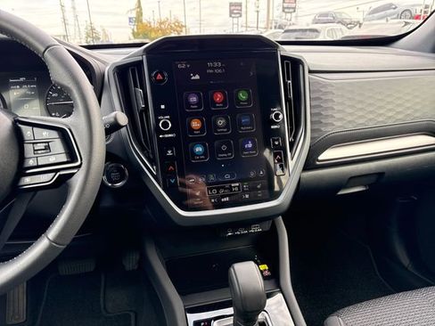 Used 2025 Subaru Forester Premium image 21